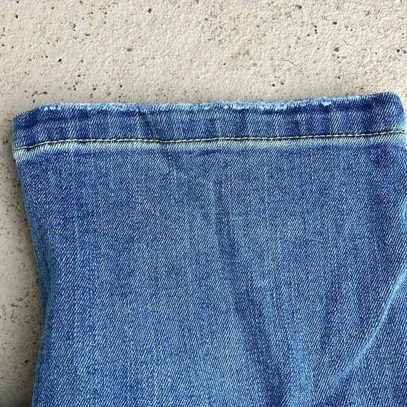EUC Generra denim distressed capris - Picture 5 of 16